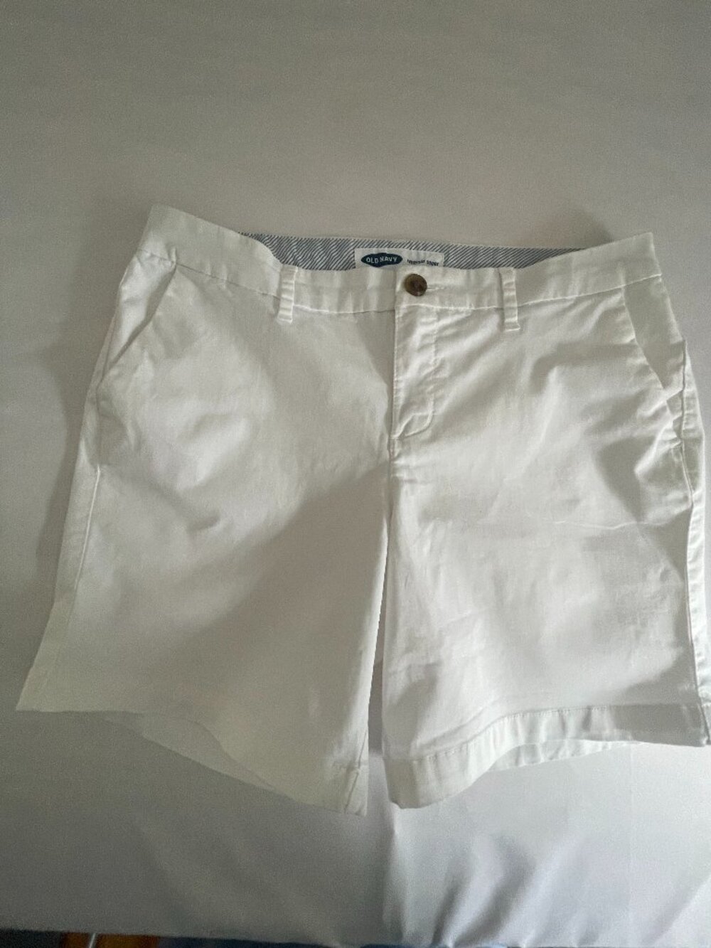 Old Navy Everyday White Shorts Size 6
